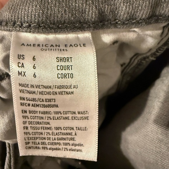 American eagle size 6 jeans short black distressed nwot - Picture 3 of 3